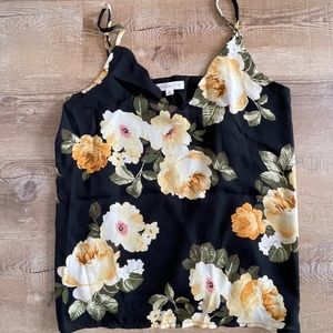 Socialite Scalloped V-Neck Tank Top